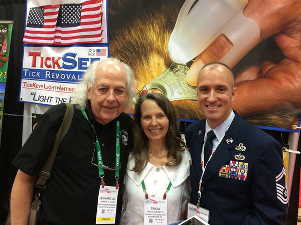 The United States Air Force visited our Grip-On Flashlight’s at the 2017 NSC Congress & Expo!