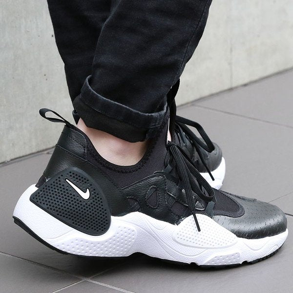 huarache edge on feet