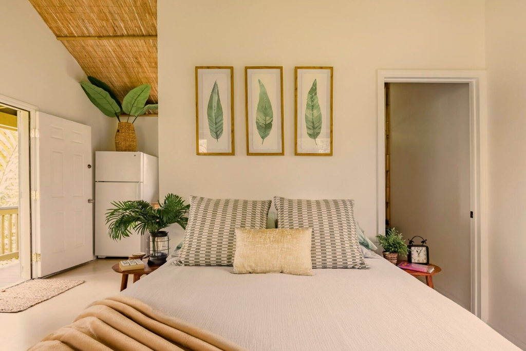 15 Tiny Houses in Hawaii You Can Rent on Airbnb in 2020!