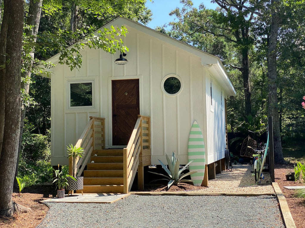 26 Tiny Houses in North Carolina For Rent on Airbnb & Vrbo!