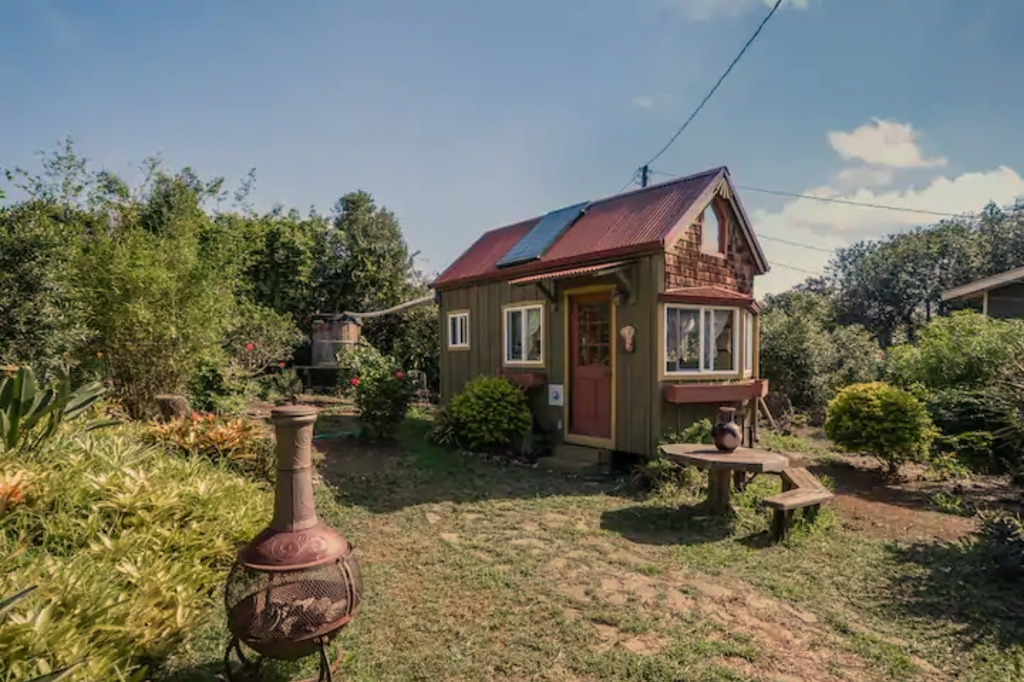 15 Tiny Houses in HAwaii You Can Rent on Airbnb in 2020!