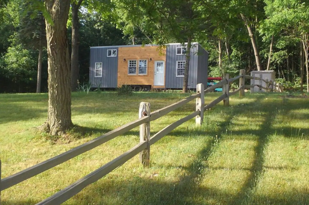 7 Tiny Houses in Michigan You Can Rent on Airbnb in 2020!
