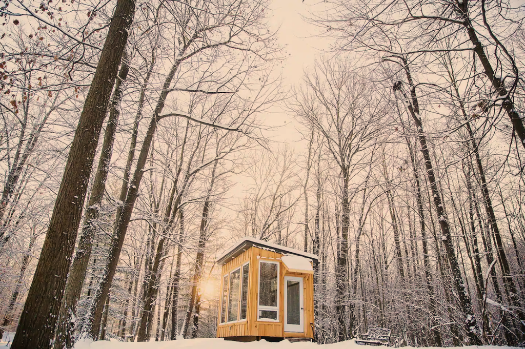 27 Tiny Houses in Canada You Can Rent on Airbnb in 2020!