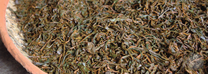Summer harvest leaves are often used in mass produced tea bags or flavored blends.