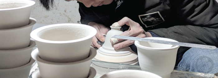 mixing porcelain clay with pulp or fiber makes it easy to work with, but not stronger after firing.