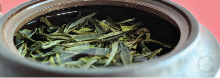 Green tea leaves should always look fresh and green, rather than yellow or brown