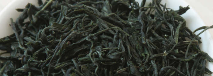 Cloud and mist green tea is perfectly balanced for everyday drinking, with a full body and tons of flavor