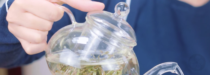 large teapots make brewing easy but sacrifice control and flavor complexity