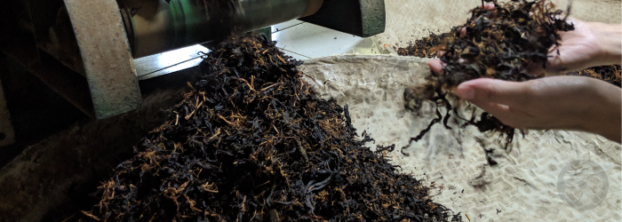 oxidized leaves like those that make up this black tea have less floral aroma bit more fruity flavor notes