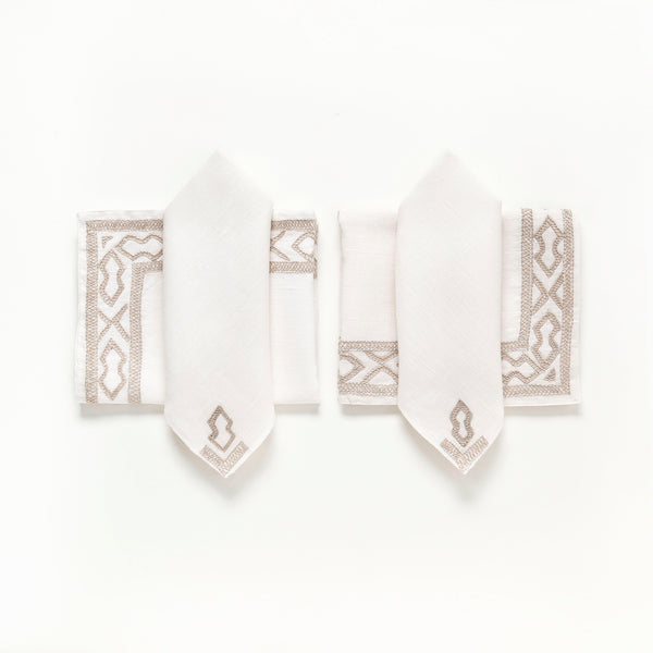 Trellis design placemat and napkins