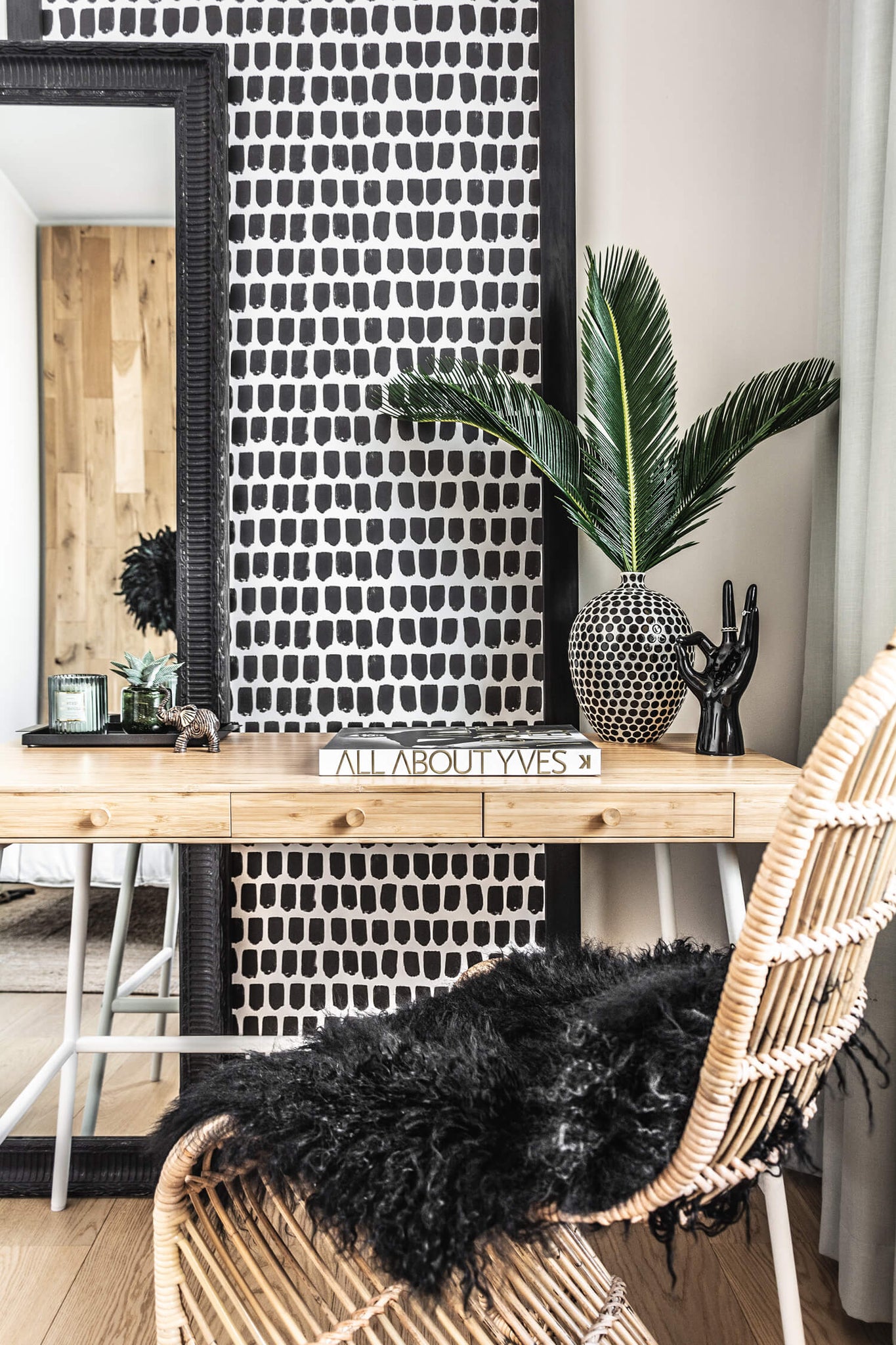 One Room Challenge 2019, guest participant. Modern bohemian bedroom interior with african decor elements and black removable wallpaper. 