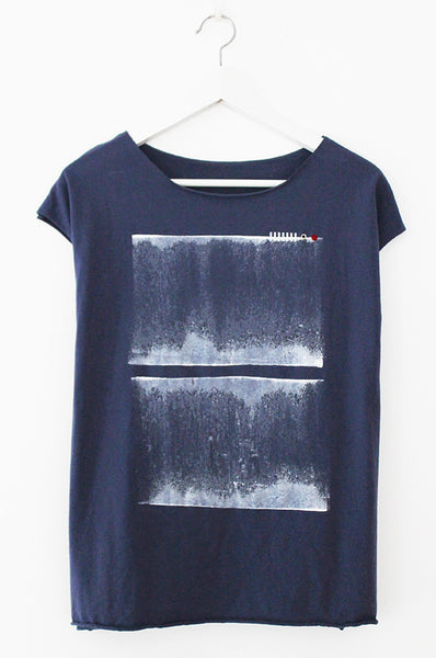 Blue shirt with an abstract Print