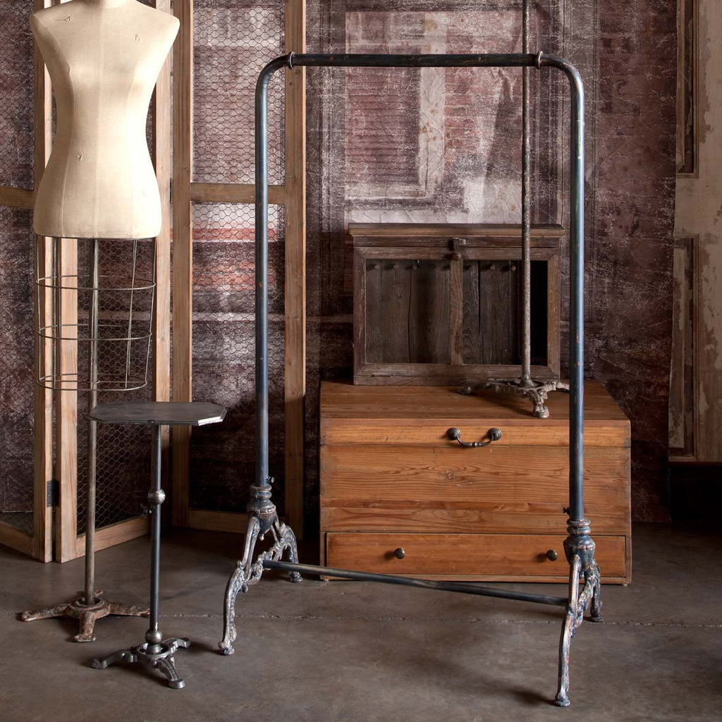 Vintage-Style Clothes Rack – Modern Rustic Home