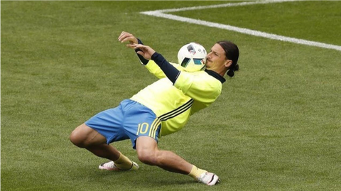 Zlatan Freestyle Football Skills