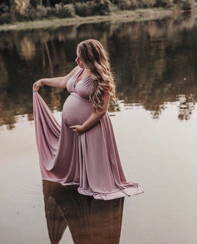 Maternity shoot featuring Henkaa, taken by Audrey Mills Photography.