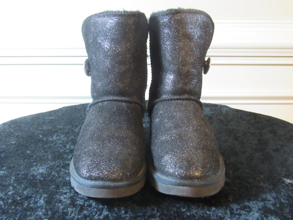 ugg f19010d