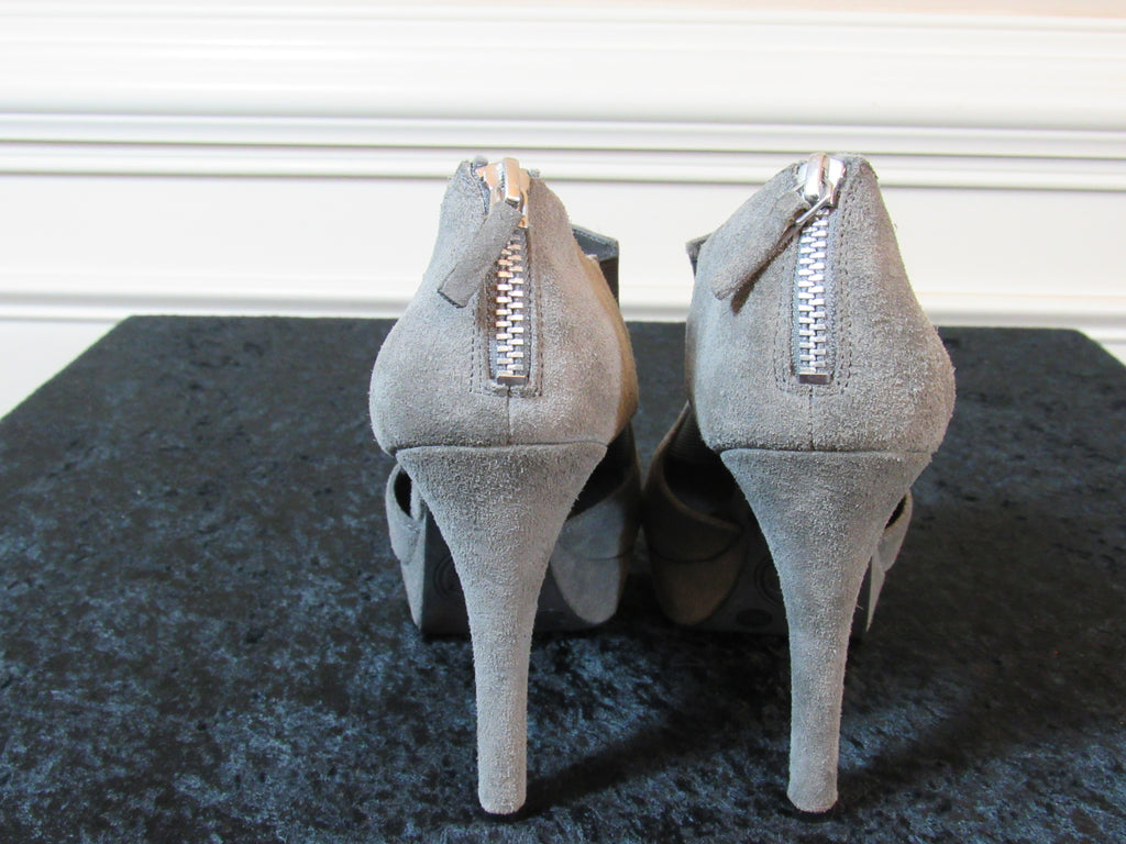 grey women's dress shoes