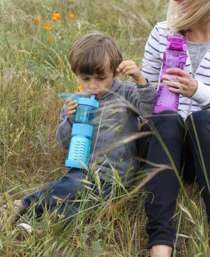 Water filter bottle for children and adults purifies flood water