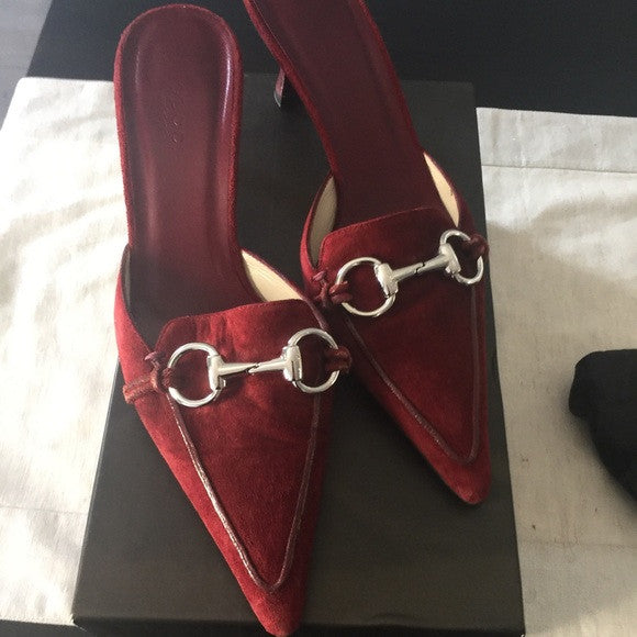 red gucci mule