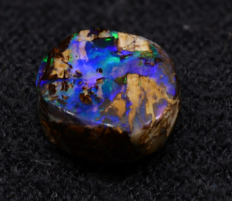 Crystal boulder opal
