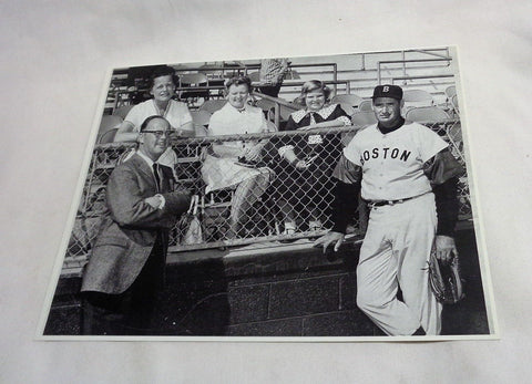 1959 Boston Red Sox Spring Training Ted Williams Meeting Family Picture 8x10
