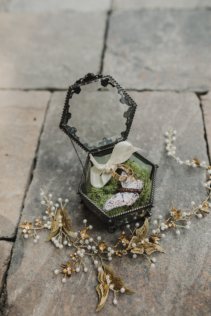 rustic eclectic wedding details ring box