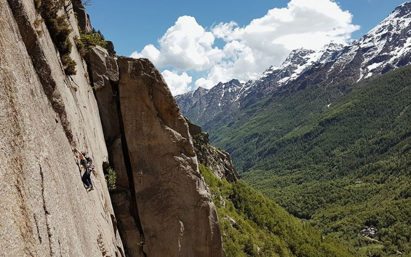 Federica Mingolla climbing in Italy