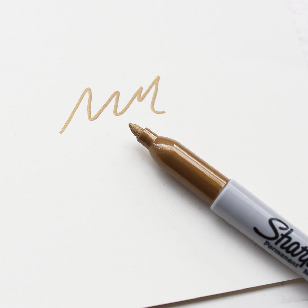 METALLIC PERMANENT MARKER PEN // GOLD