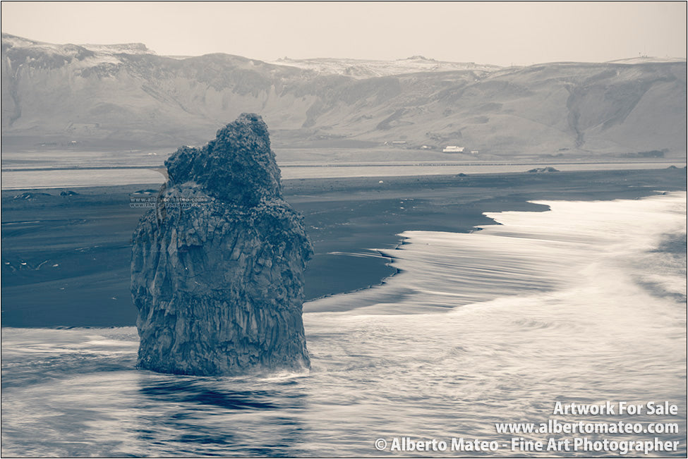 Dyorhaley Beach, Iceland.