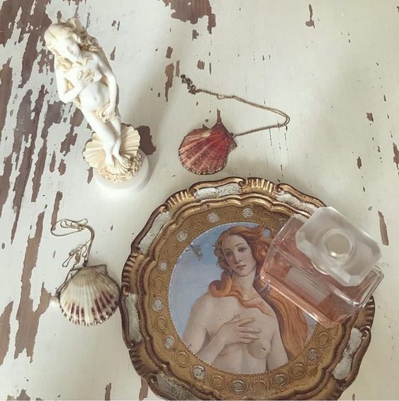 Moon Musings: How Venus in Aquarius (March 1, 2019) Affects Your Zodiac Sign