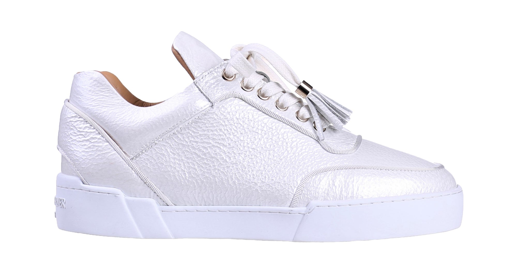 women"s low-top off white washed patent