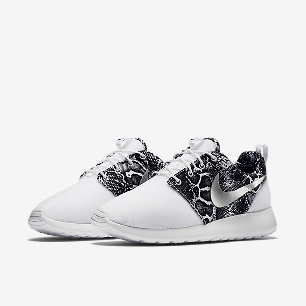 nike womens roshe one white