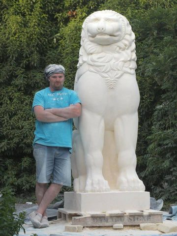 lion of chaeronea replica, lion sculpure, greek lion