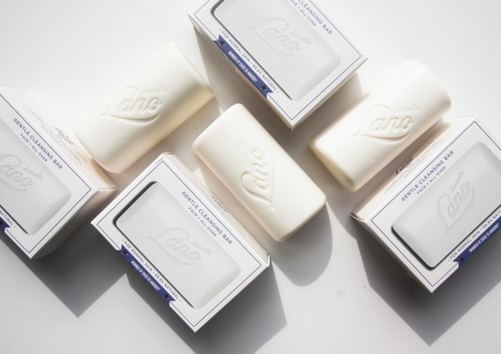 Cleansing bars with and without packaging 