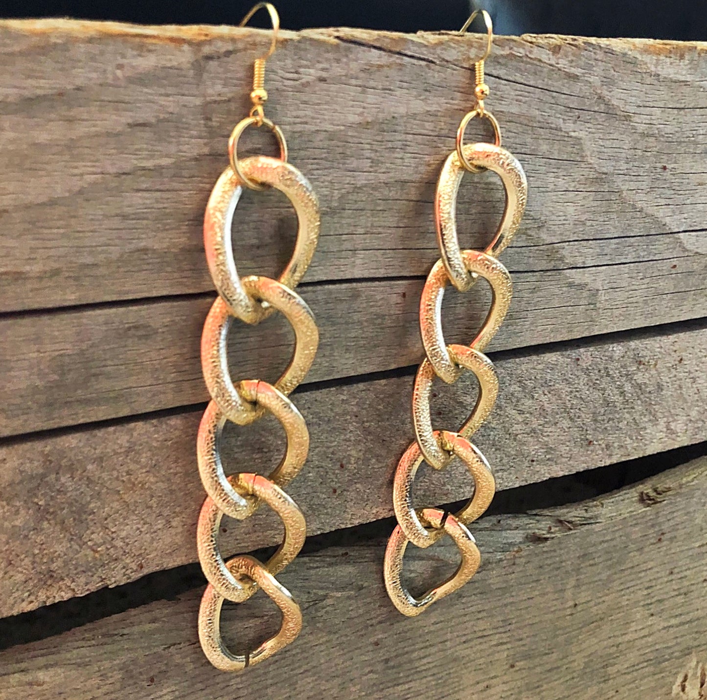Textured Curb Chain Earrings - Gold