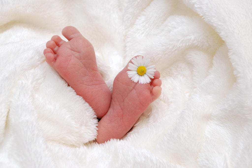 feet and flower