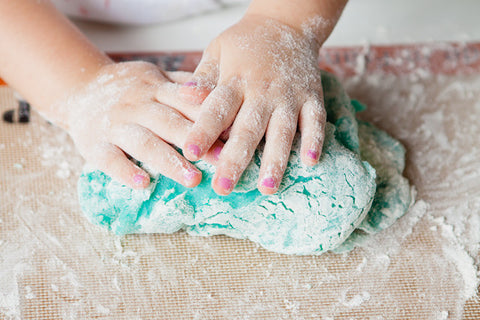 Making Essential Oil Playdough and Aromatheropy - Family Fun Time