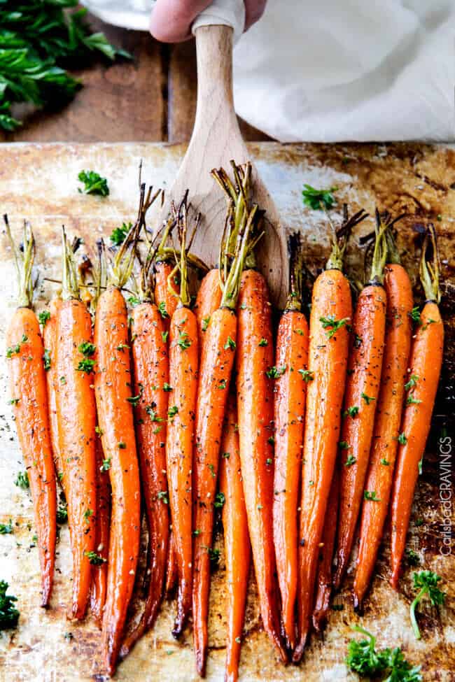 honey-garlic-roasted-carrots for christmas dinner