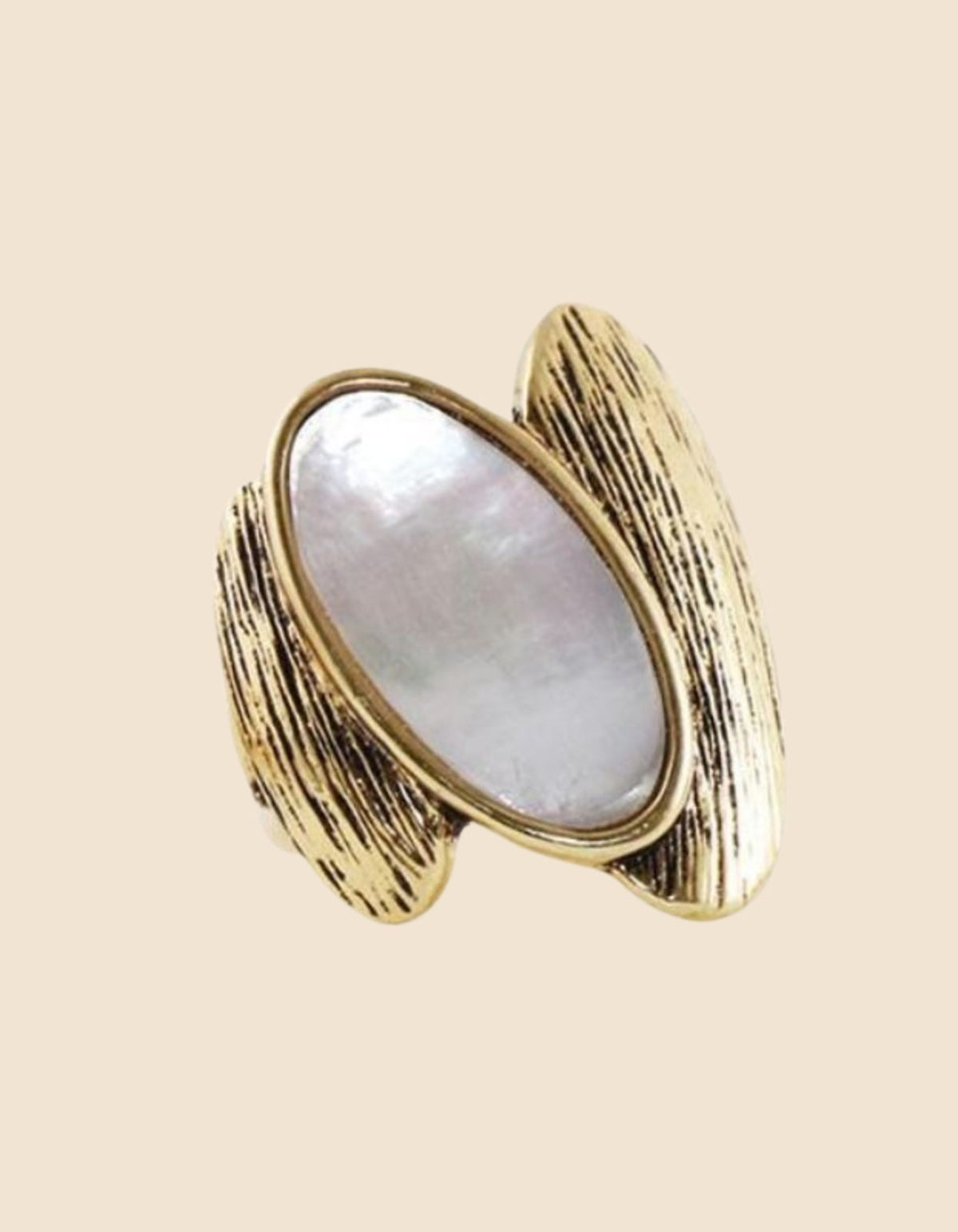 Ring Antique Oval White Shell Inlay