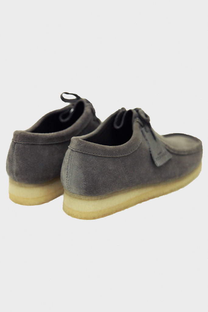 clarks wallabee run grey