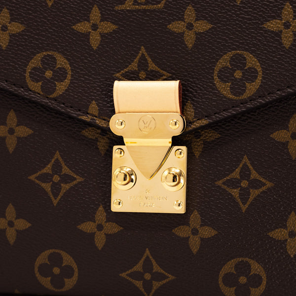 Louis Vuitton Two-tone Pochette Metis Monogram Crossbody, Women's Fashion,  Bags & Wallets, Purses & Pouches on Carousell