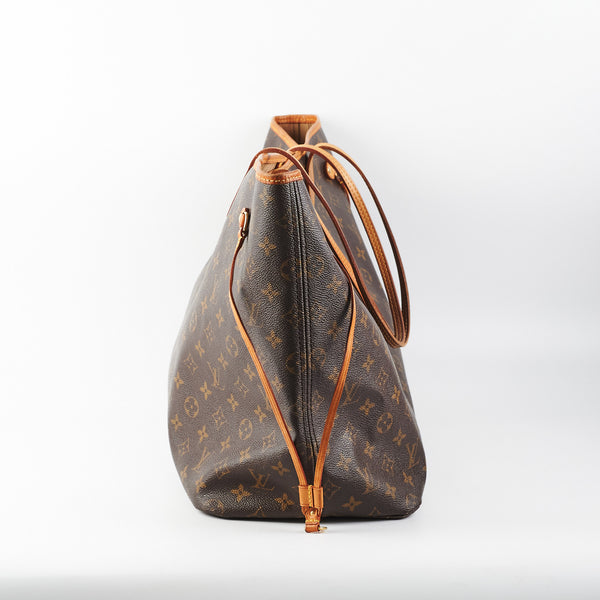 Louis Vuitton Monogram Giant Wild At Heart Neverfull MM Tote Black -  MyDesignerly