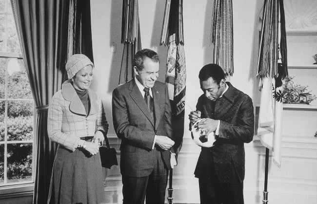 Pele autographs football 