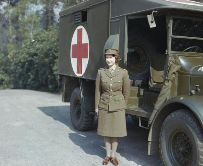 Queen Elizabeth II Autographs