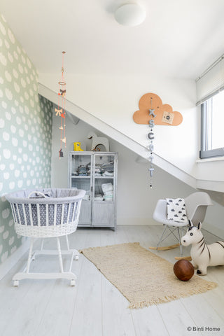 habitación decoración bebe cuna moisés