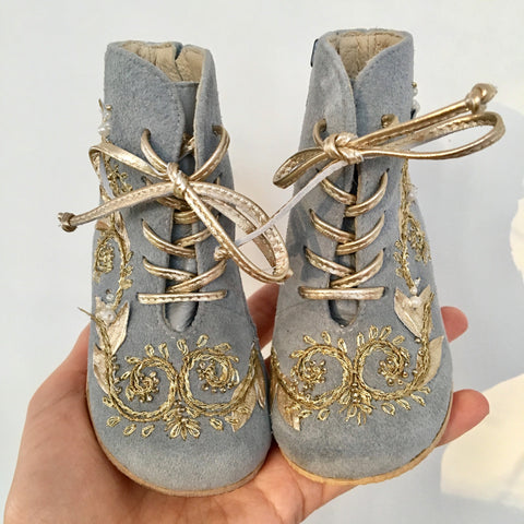 Vibys gold embroidered gray leather kids boots