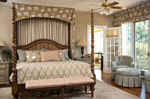 Valance and Curtain Four Poster Bed