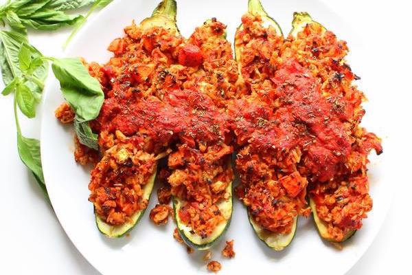 Low-FODMAP-Stuffed-Zucchini-Boats-recipe