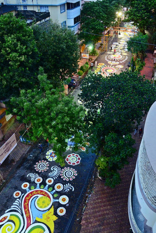 Kolkata streets decorated with the longest alpana