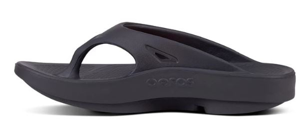 oofos men's flip flops